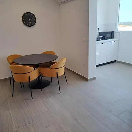 Suran - Apartman Pula